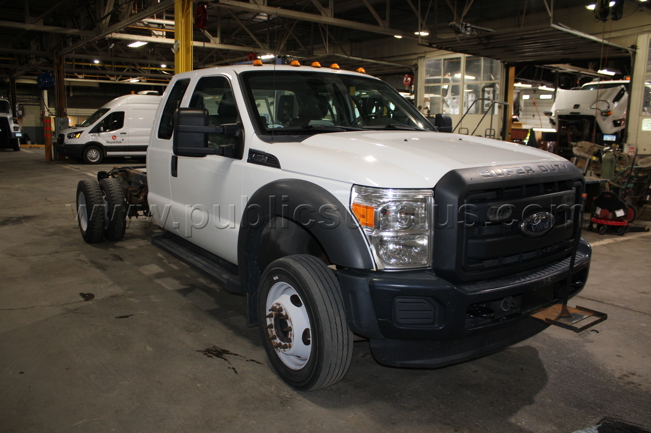 F-450SD Cab and Chassis Super Cab 2WD  450SD Government Surplus Auction - Photo #5