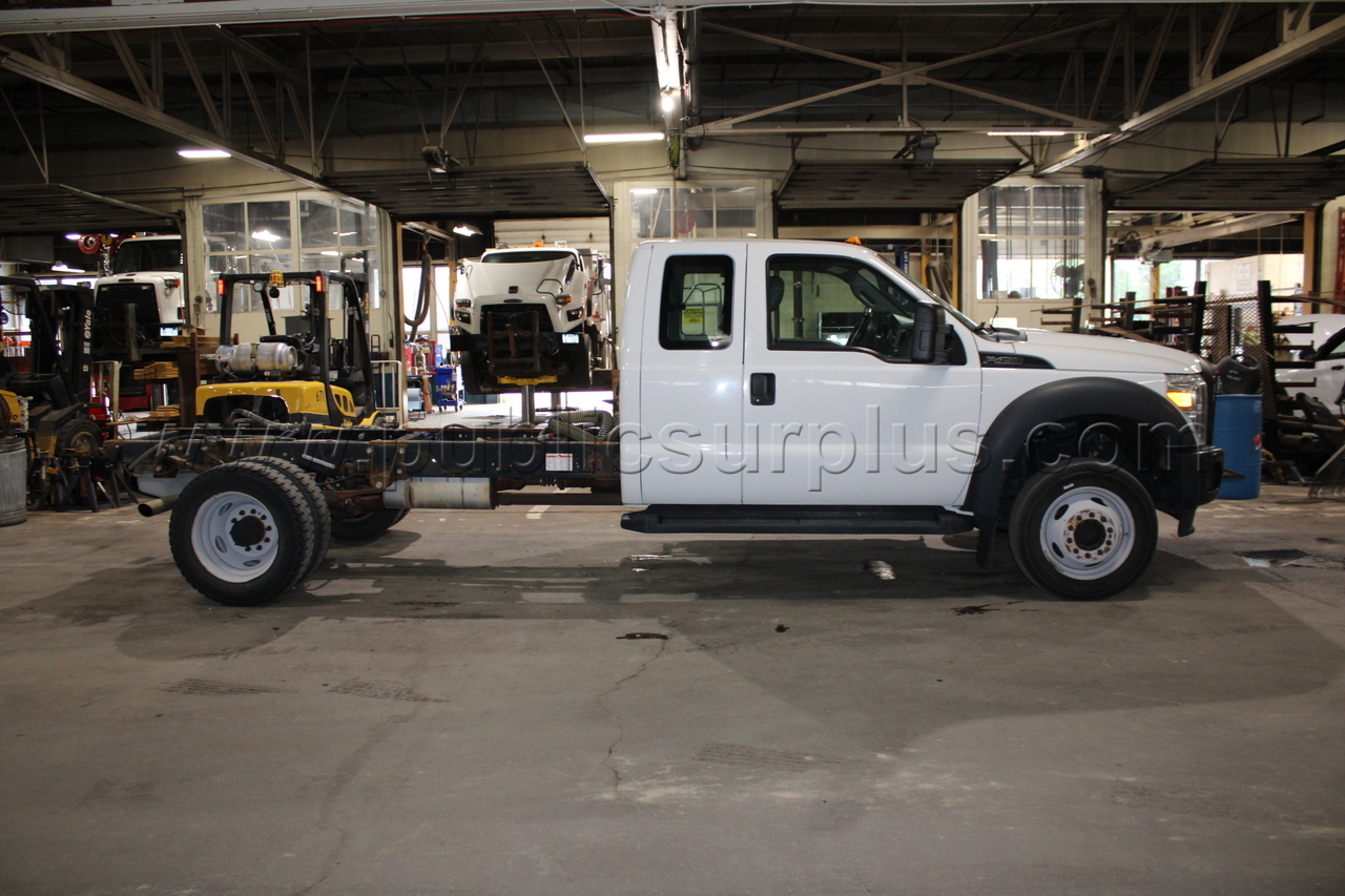 F-450SD Cab and Chassis Super Cab 2WD  450SD Government Surplus Auction - Photo #6