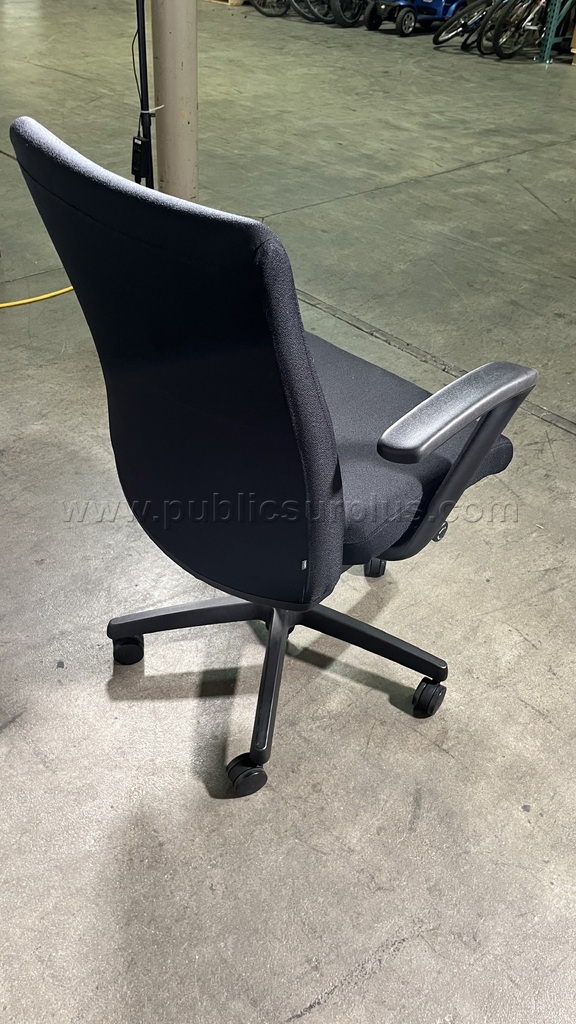 HON Ignition Mid-Back Ergonomic Task Chair - 3327   Government Surplus Auction - Photo #6