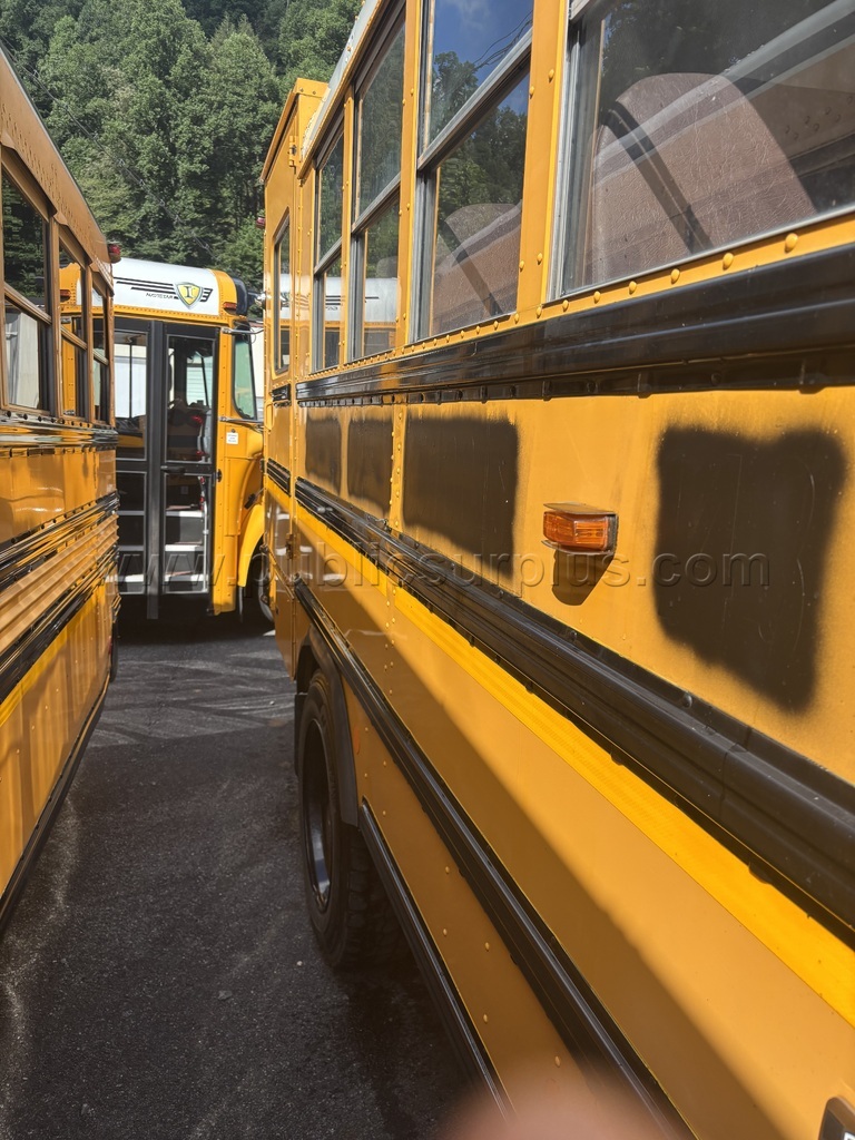 Bus 143  143 Government Surplus Auction - Photo #4