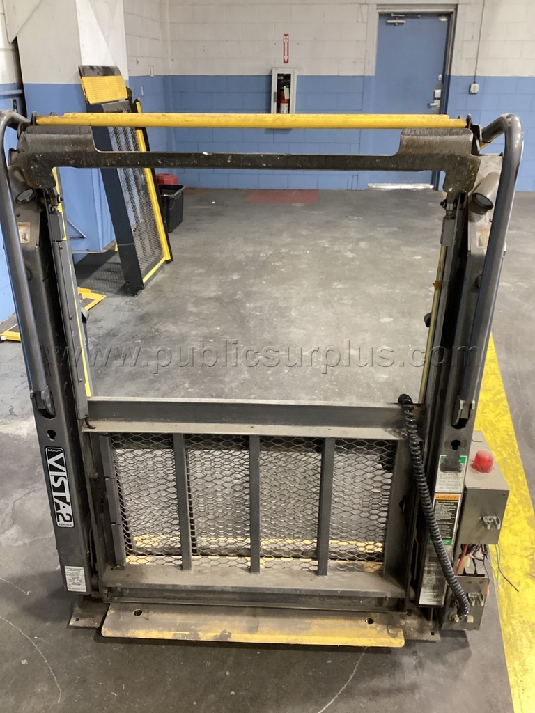 Transit Braun Wheelchair Lift Braun Transit Government Surplus Auction - Photo #2