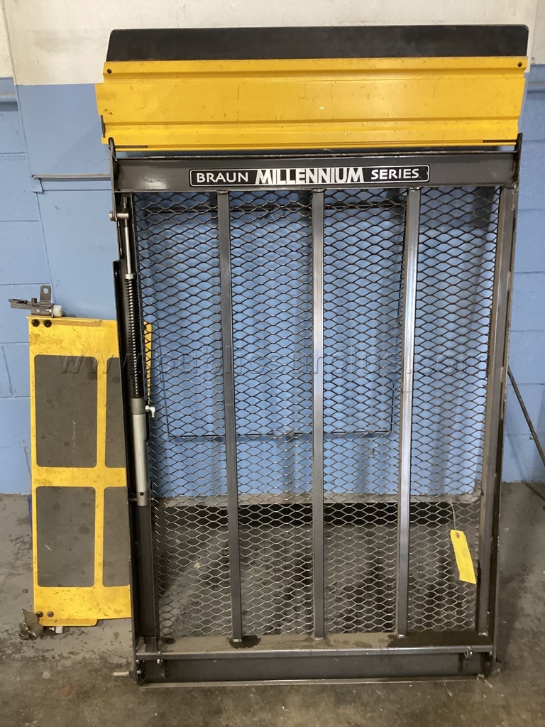 Transit Braun Wheelchair Lift Braun Transit Government Surplus Auction - Photo #6