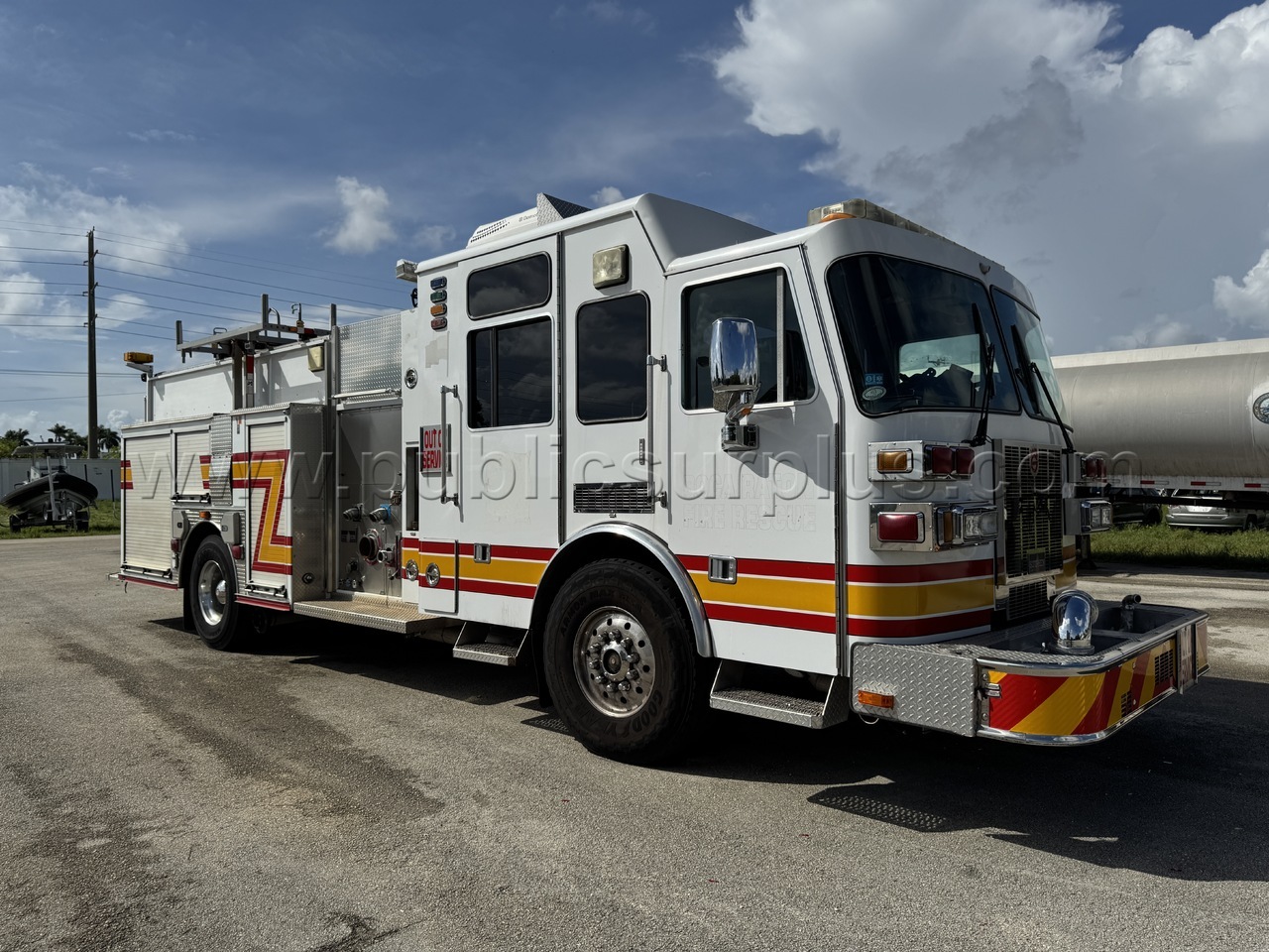 2005 Sutphen Corporation Fire Pumper Truck - Unit 8140 Caterpillar 8140 Government Surplus Auction - Photo #4