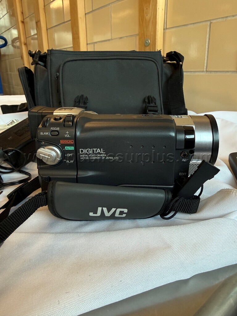 JVC GR-DVL520U 700x Zoom Digital Video Camera  700x Government Surplus Auction - Photo #4