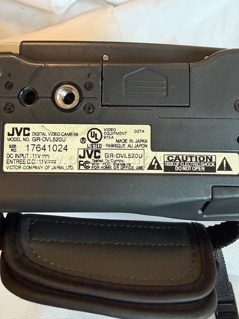 JVC GR-DVL520U 700x Zoom Digital Video Camera  700x Government Surplus Auction - Photo #6