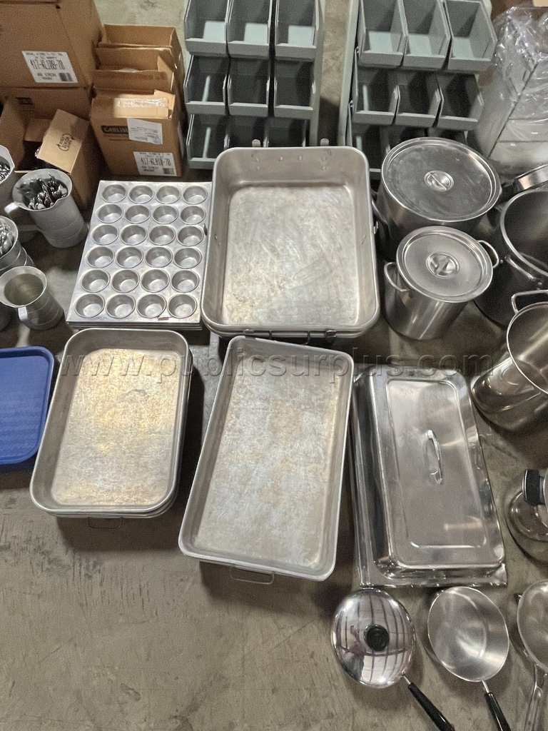 Lot of Assorted Kitchen/Restaurant Smallware's w/Stainless Steel Carts   Government Surplus Auction - Photo #5