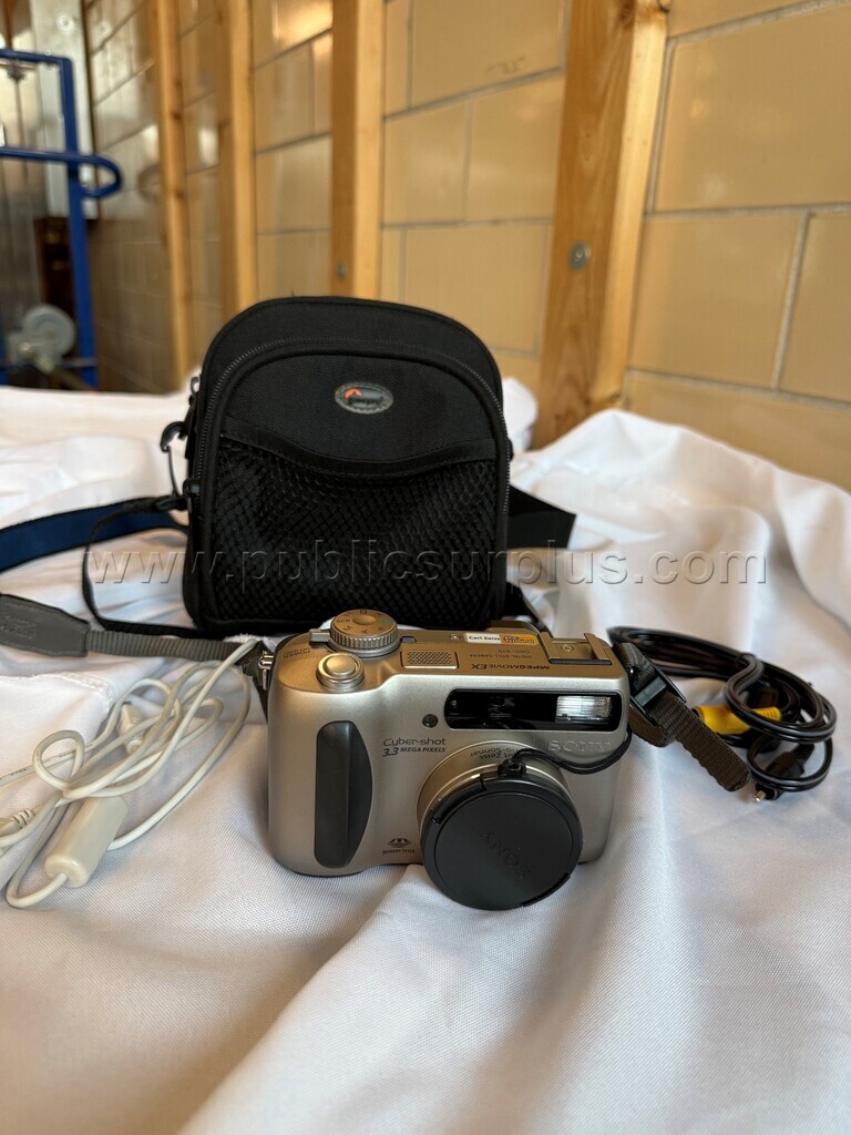 Sony Cyber-shot DSC-S75 3.2MP Digital Camera - Silver