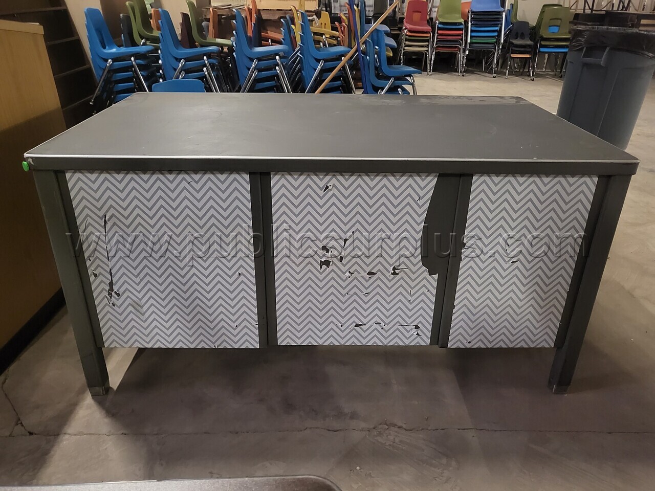 Heavy-Duty Metal Office Desk   Government Surplus Auction - Photo #3