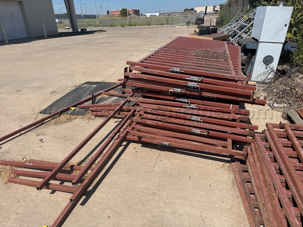 miscellaneous pig pens   Government Surplus Auction - Photo #6