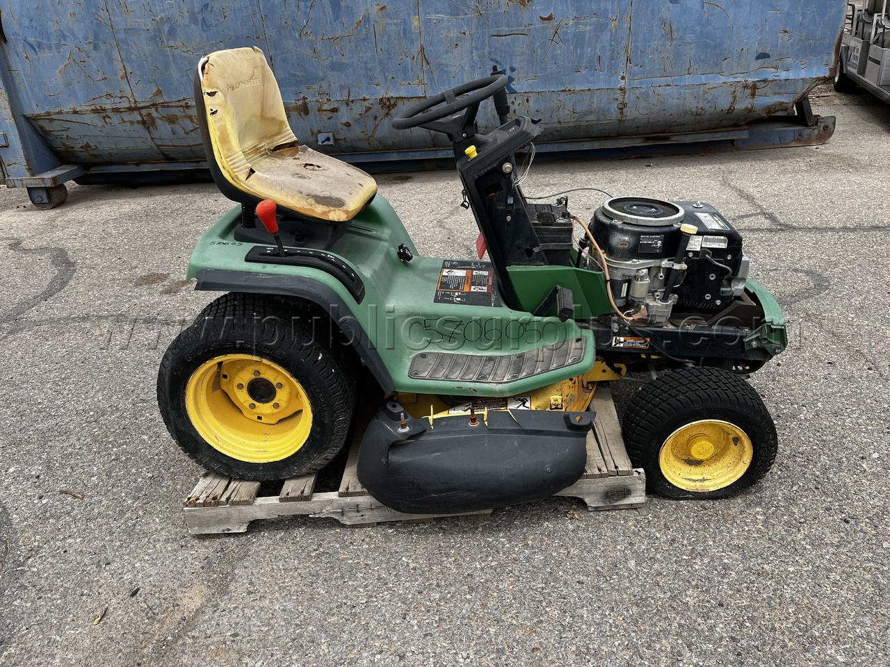 LOT - 110E John Deere riding lawn mower John Deere 110E Government Surplus Auction - Photo #4