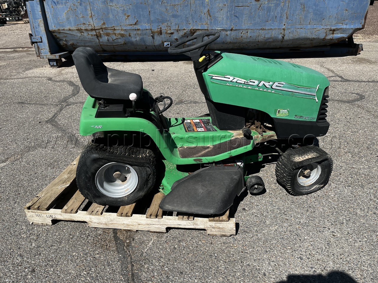 LOT - 111E John Deere riding lawn mower
