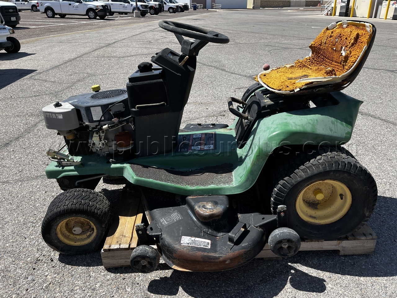 LOT - 112E John Deere riding lawn mower John Deere 112E Government Surplus Auction - Photo #2