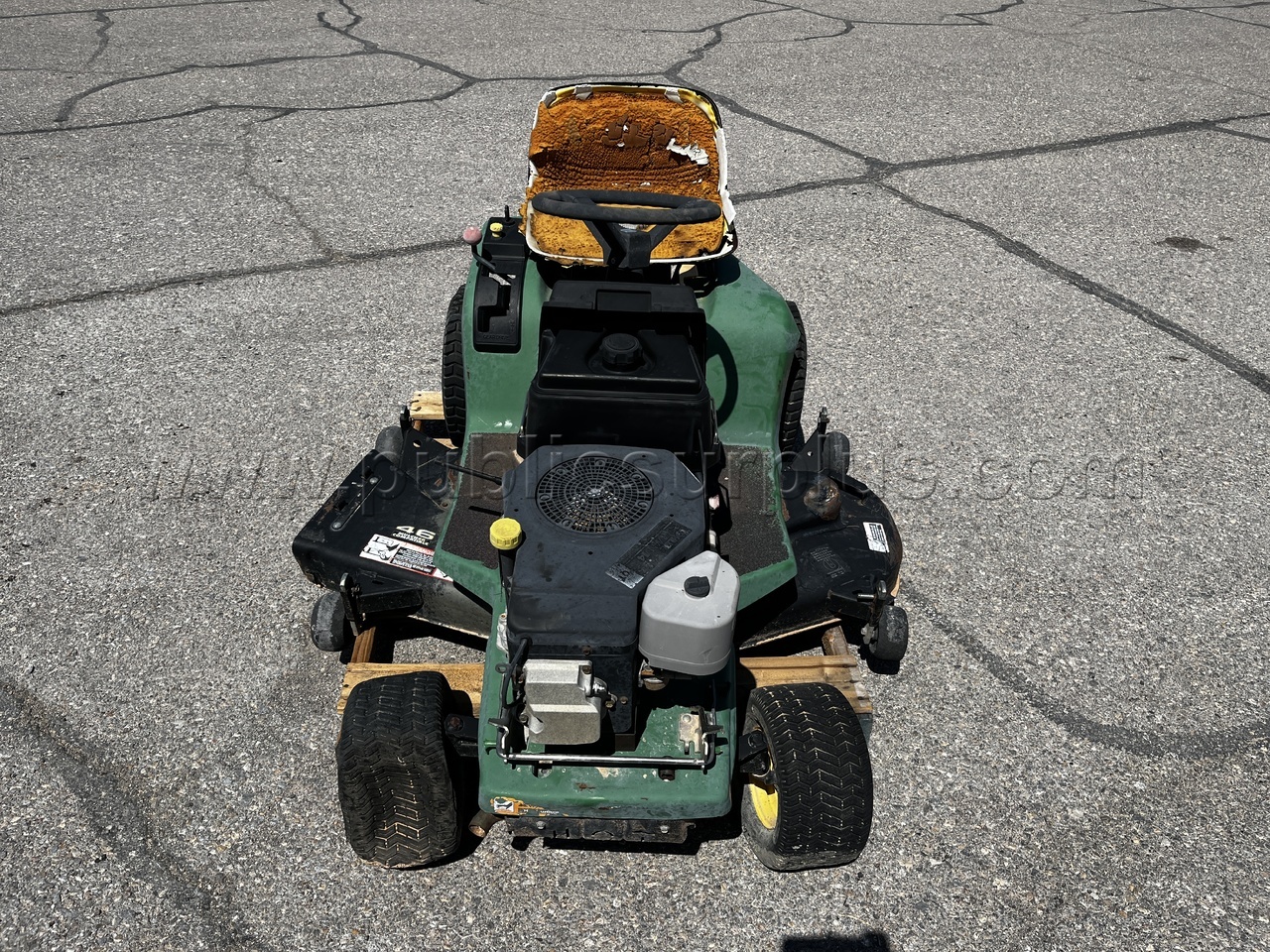 LOT - 112E John Deere riding lawn mower John Deere 112E Government Surplus Auction - Photo #3