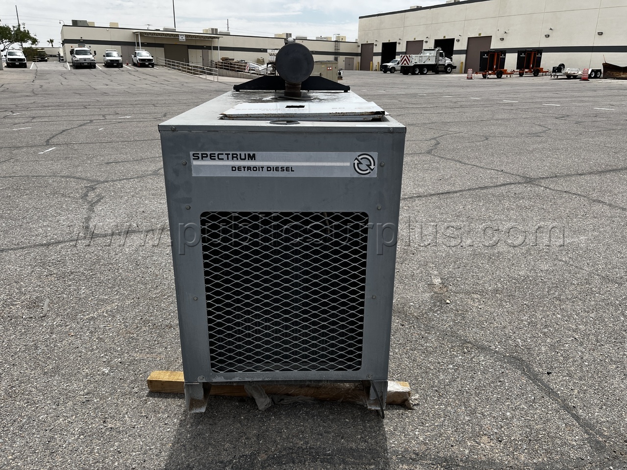 LOT - 121E Commercial Generator  121E Government Surplus Auction - Photo #2