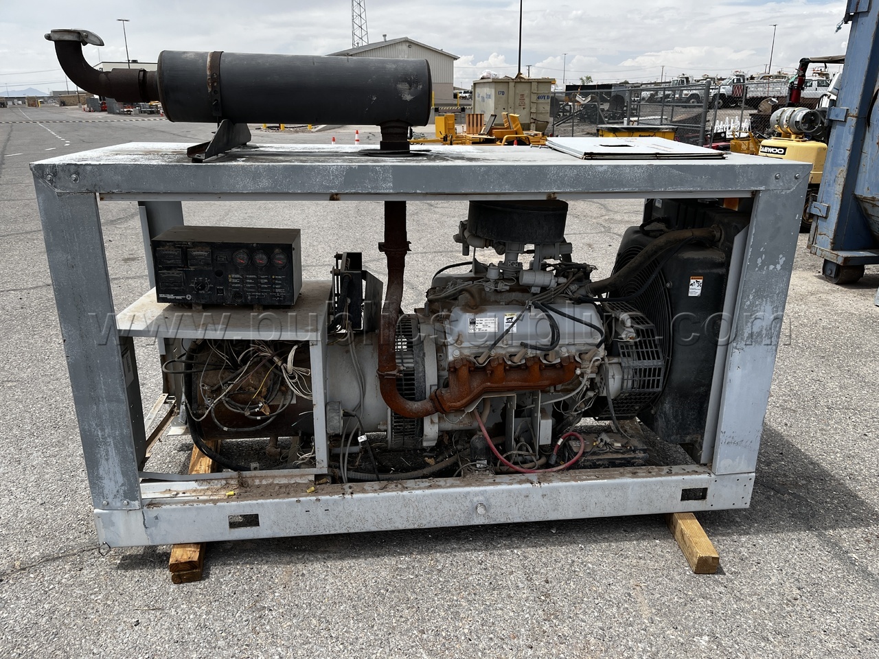 LOT - 121E Commercial Generator  121E Government Surplus Auction - Photo #5