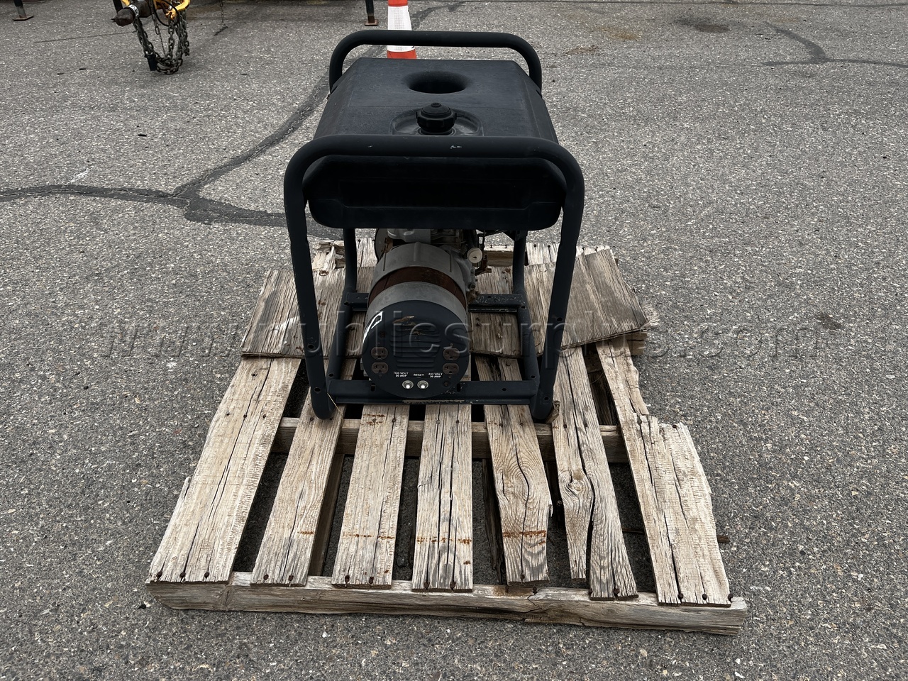 LOT - 124E Generator  124E Government Surplus Auction - Photo #3