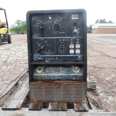 LOT - 146E Miller Bobcat 225 NT Welders