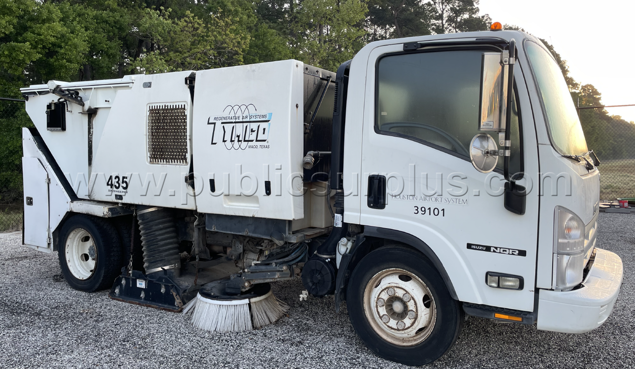 2008 Isuzu NQR Sweeper Vac/ Broom Truck V39101