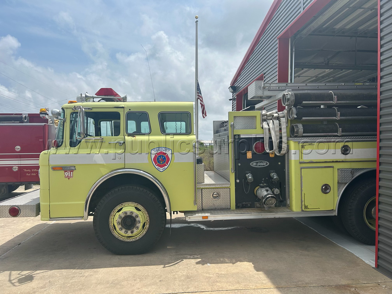 1987 Ford 8000 E-one pumper 1250 hale pump Ford 8000 Government Surplus Auction - Photo #2