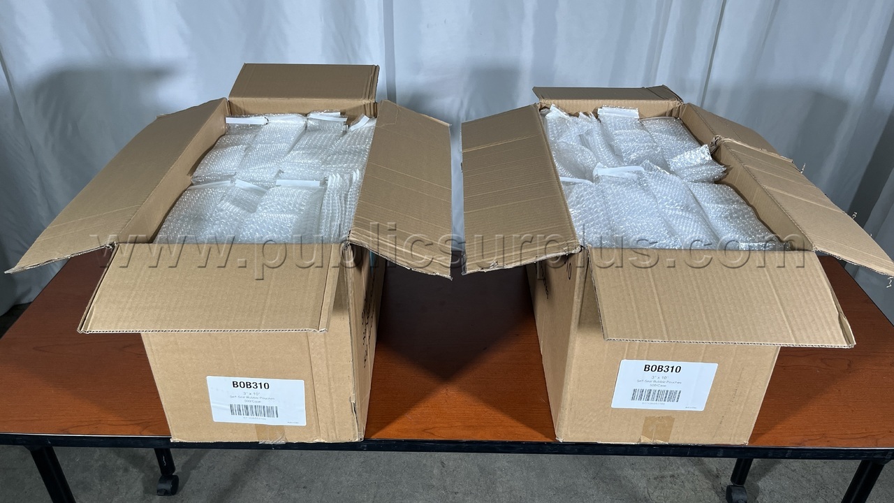 Lot of (1000) Staples Self-Seal Bubble Pouches -3338