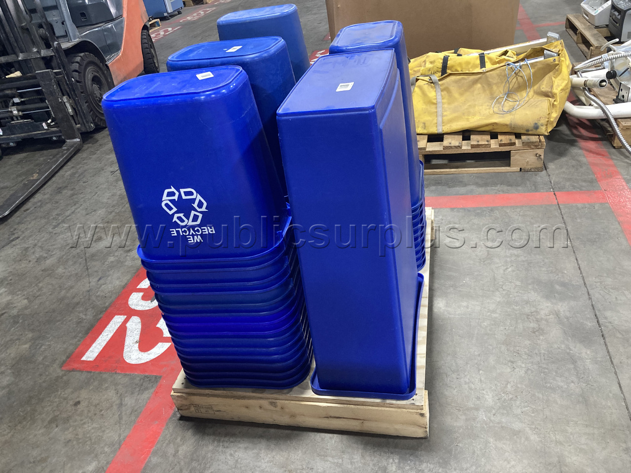 50 Recycling Containers /JB   Government Surplus Auction - Photo #3
