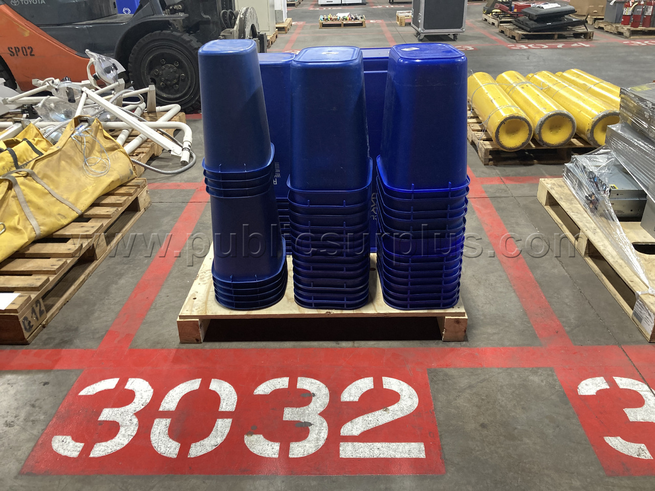 50 Recycling Containers /JB   Government Surplus Auction - Photo #5
