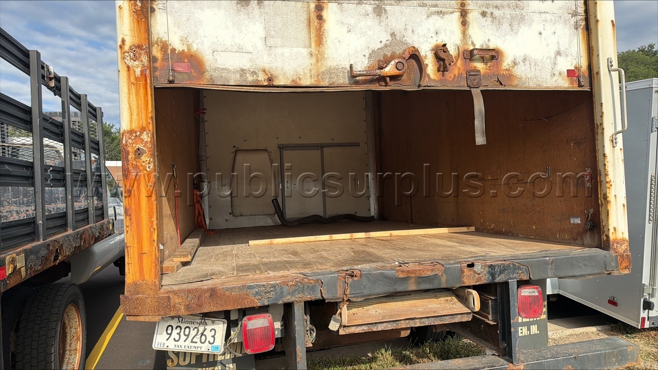 Cube Van Ford E-Series Econoline Government Surplus Auction - Photo #3