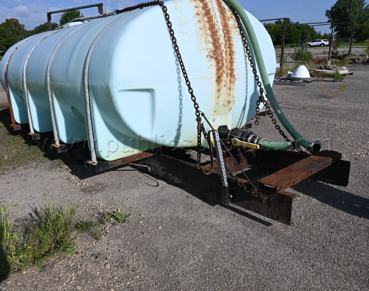 2000 Gallon Tank With Metal Skid   Government Surplus Auction - Photo #4