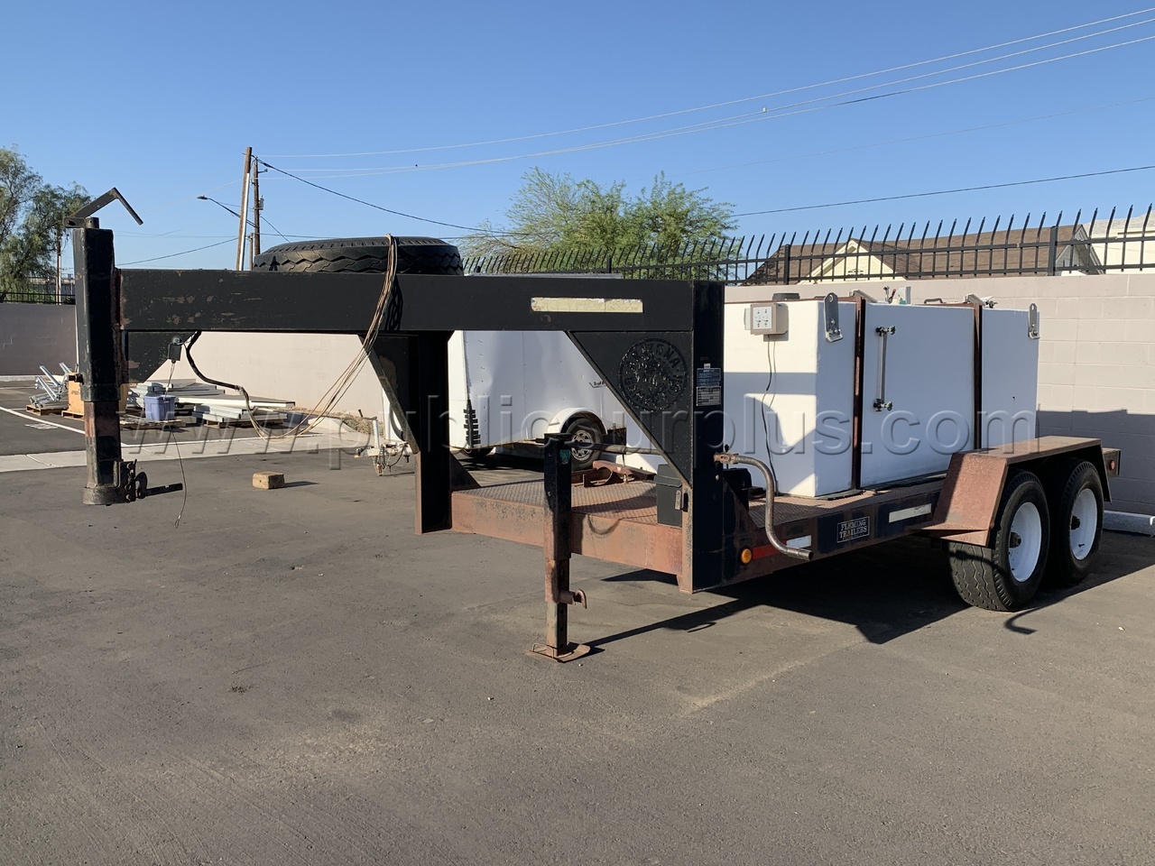 1996 Fleming Gooseneck Trailer w/ Fiberglass Mounted Tank - GFD /KK   Government Surplus Auction - Photo #3