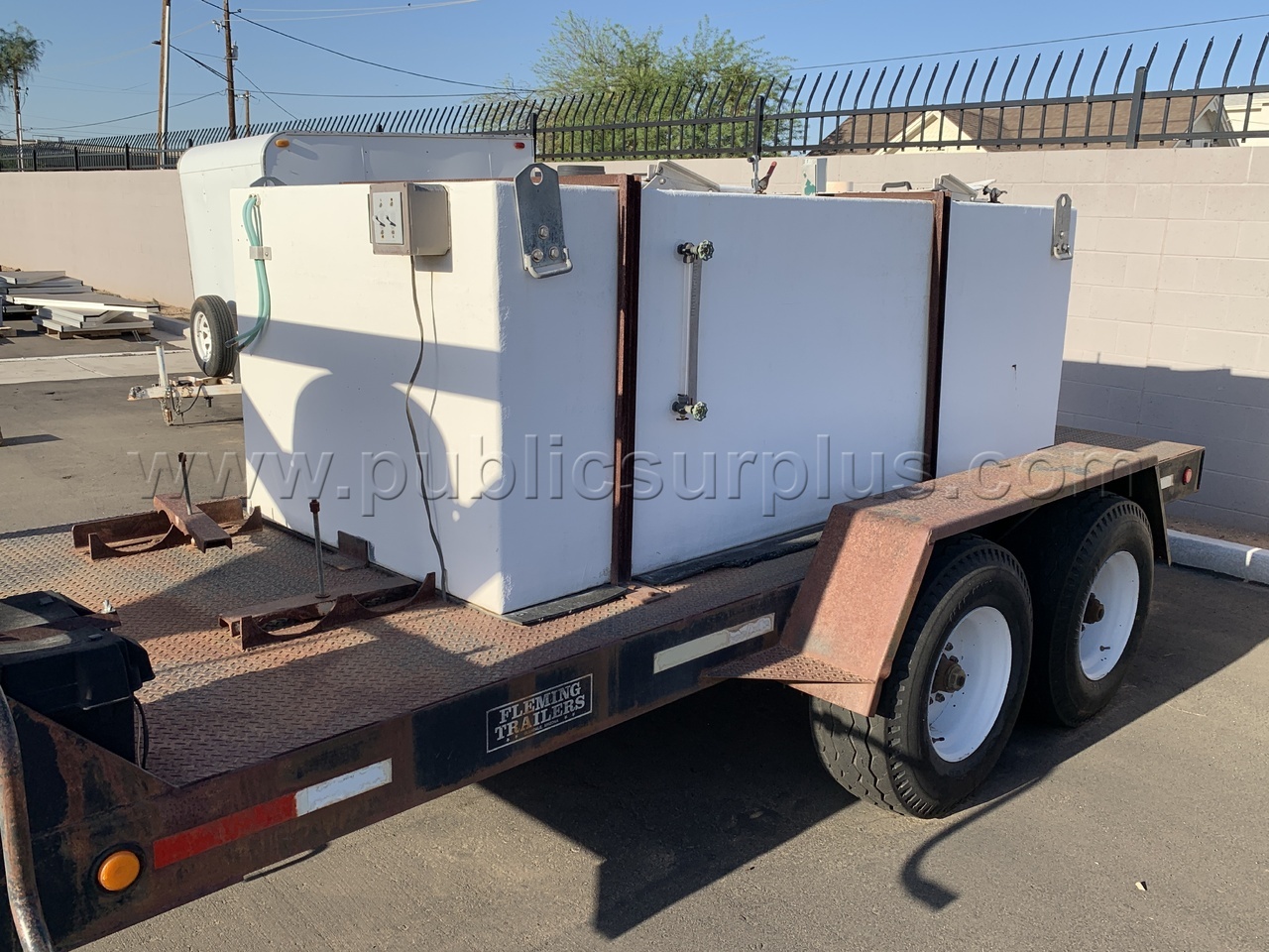 1996 Fleming Gooseneck Trailer w/ Fiberglass Mounted Tank - GFD /KK   Government Surplus Auction - Photo #4