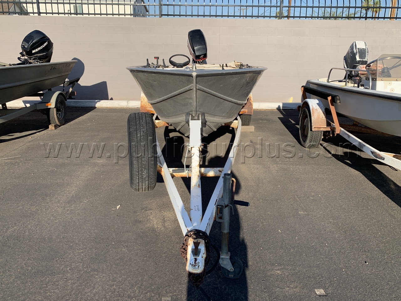 1992 Gregor Runabout Boat w/ 1992 VIP Trailer - GFD /KK   Government Surplus Auction - Photo #3