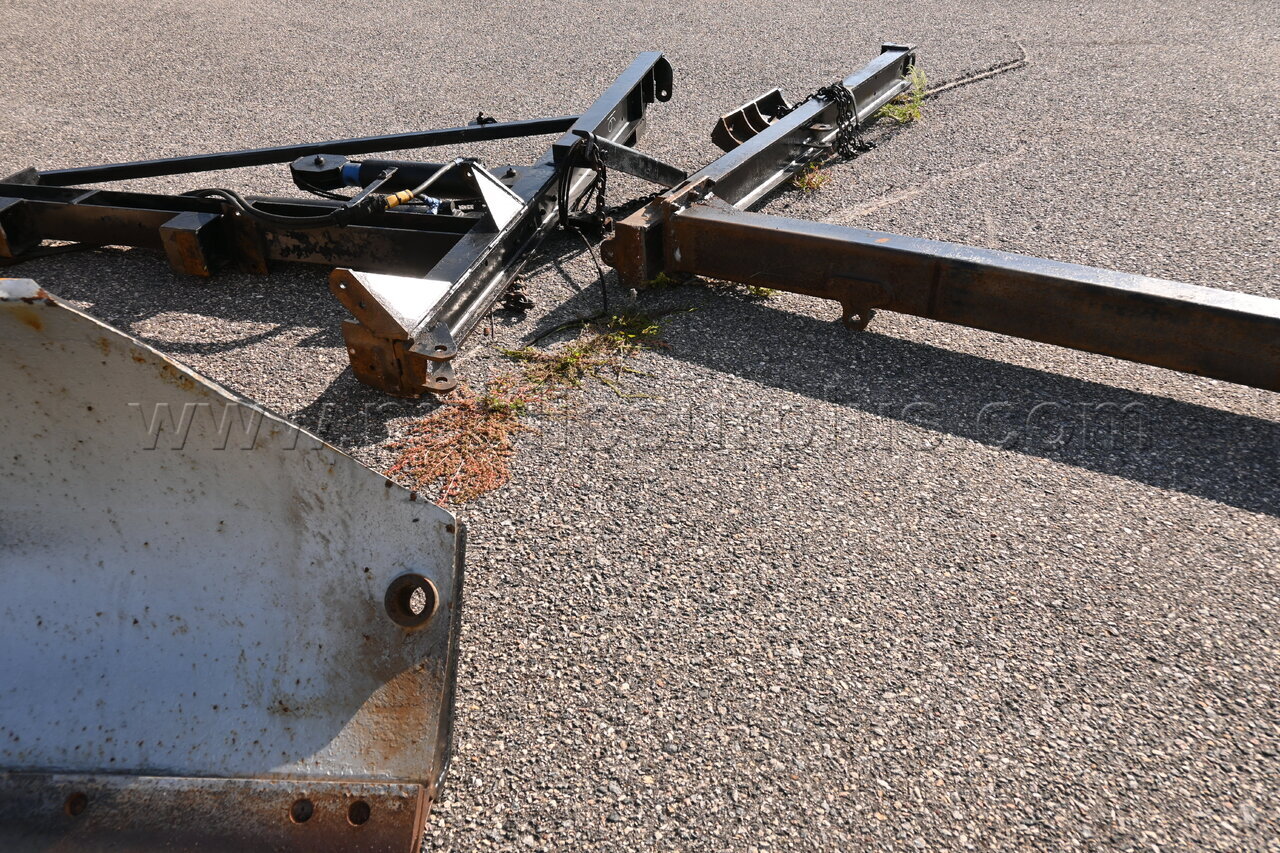11' Plow Front Falls Wing With Mast   Government Surplus Auction - Photo #6