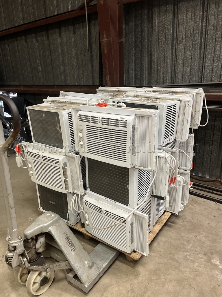 Window-Mounted Air Conditioners, 5,000 BTU- Lot of 18-Building 609-ZW  000 Government Surplus Auction - Primary Photo
