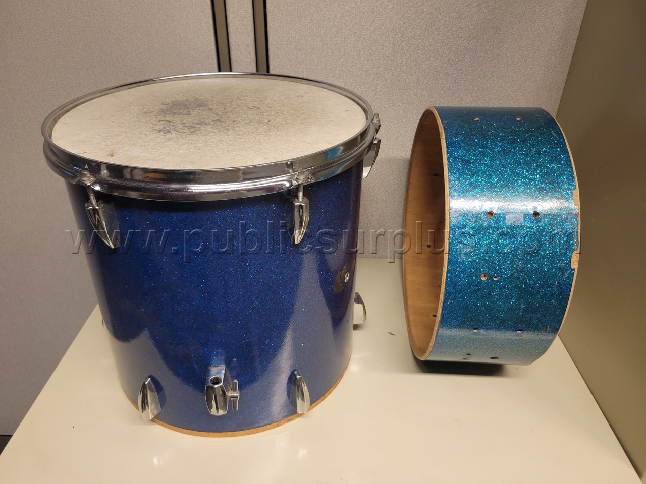DRUMS & DRUM CASES 1 LOT