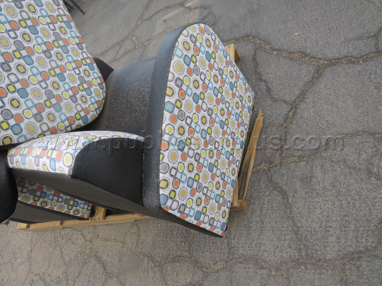 Lot of 3 Armchairs **Unknown Condition**   Government Surplus Auction - Photo #3