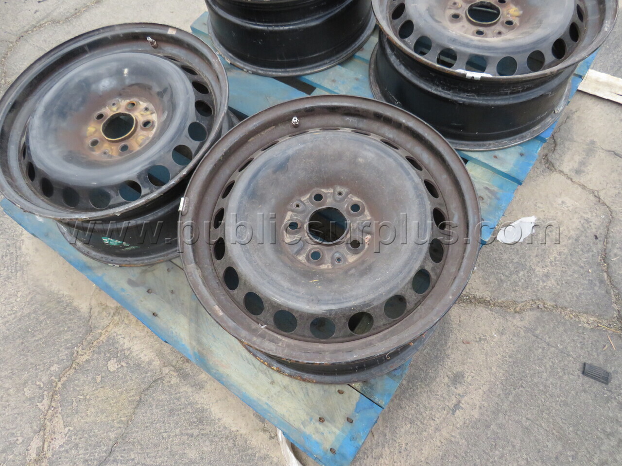 Lot of 4 Chevy Caprice Steel Wheels  **Black 18X8 5 Lug** Chevrolet  Government Surplus Auction - Photo #4