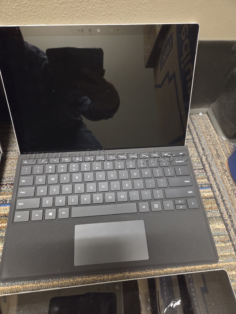 (5) Microsoft Surface Tablets   Government Surplus Auction - Photo #6