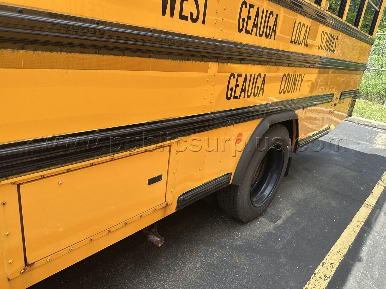 WG -2012 IC/IC 24 Passenger school with wheelchair lift LOW MILES 40 Cummins  Government Surplus Auction - Photo #4