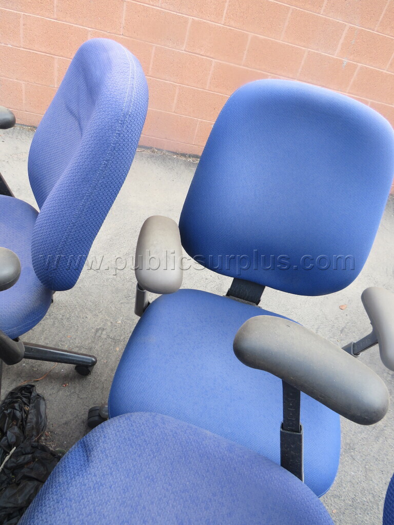 Lot of 4 Rolling Chairs   Government Surplus Auction - Photo #2