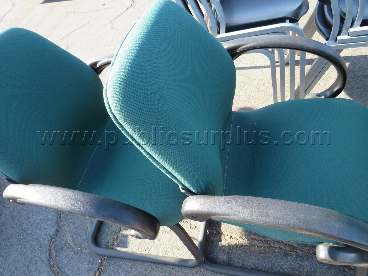 Lot of 3 Chairs   Government Surplus Auction - Photo #5