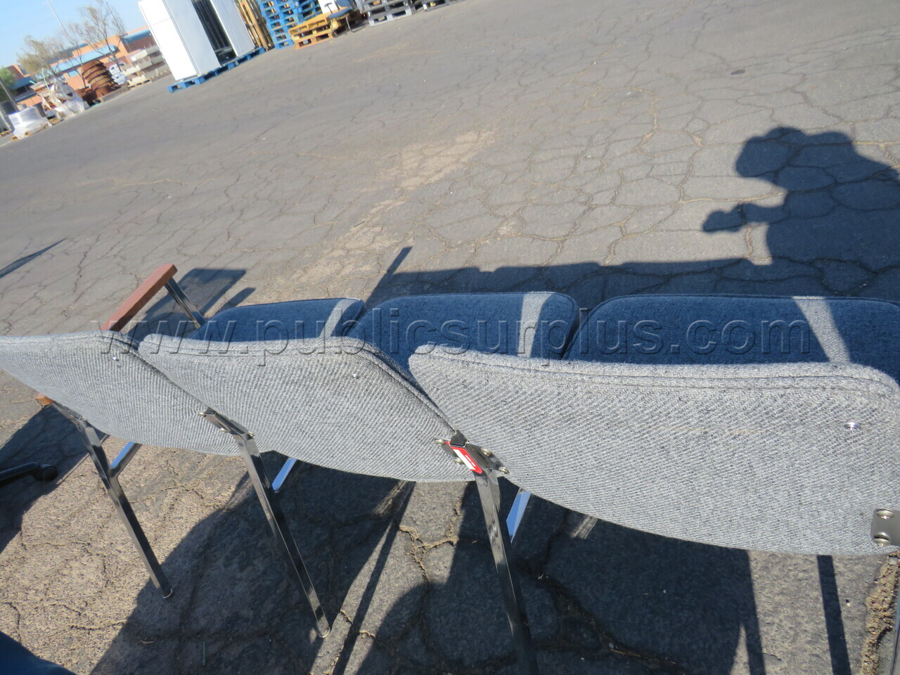 Bank of 3 Chairs   Government Surplus Auction - Photo #4