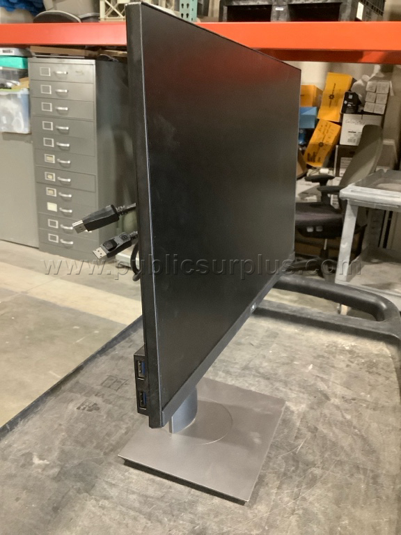 8121 - Dell Monitor Dell 8121 Government Surplus Auction - Photo #2