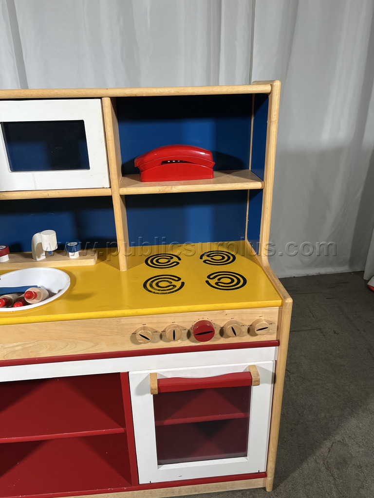 Children's Kitchen Play Set - 3349  3349 Government Surplus Auction - Photo #4