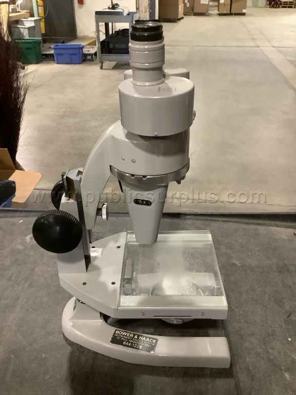 8122 - Microscope  8122 Government Surplus Auction - Photo #4