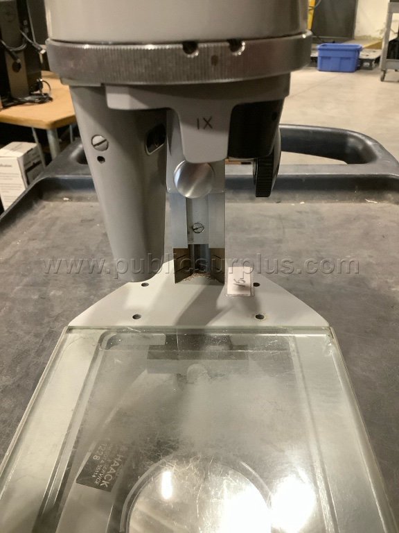 8122 - Microscope  8122 Government Surplus Auction - Photo #5