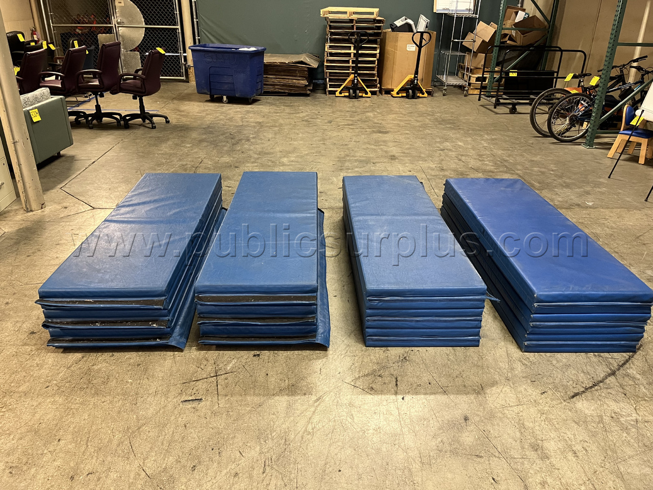 Lot of (4) Six-Piece Floor Mats - 3356  3356 Government Surplus Auction - Primary Photo