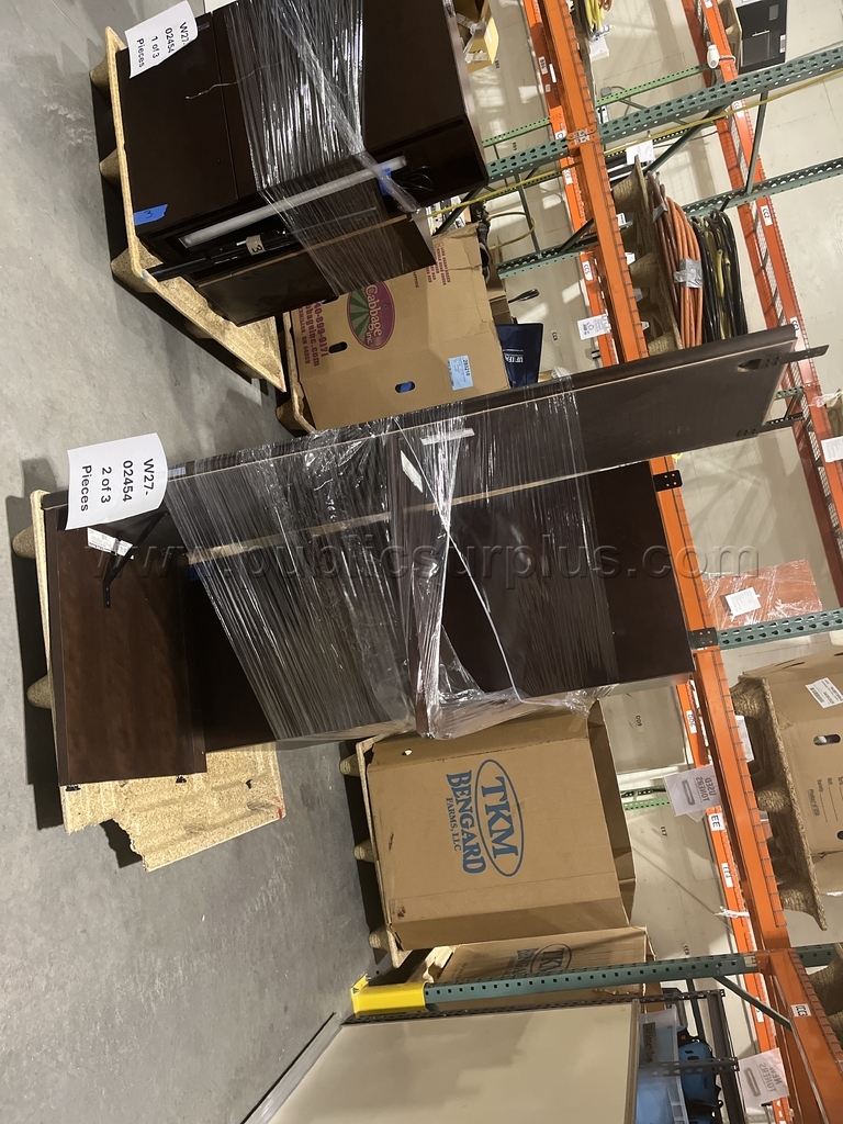 Complete Office Furniture Set -3 Pallets U Shape Desk H 29 X W 73 (DDD1-2, CCC4)   Government Surplus Auction - Photo #2