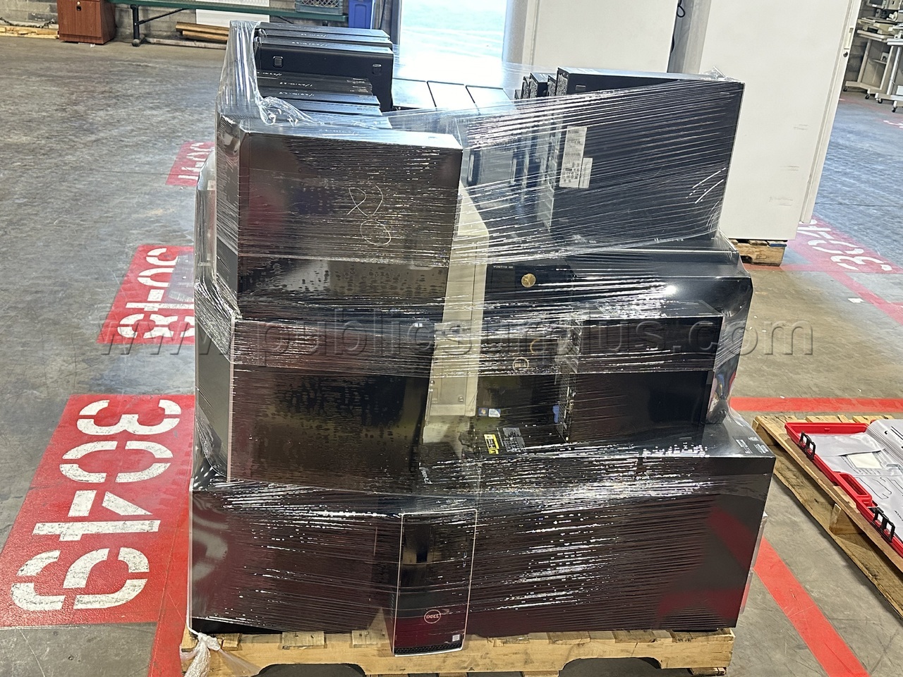 1 Pallet of Assorted Computers  for parts & repairs- Untested- /RA   Government Surplus Auction - Photo #4
