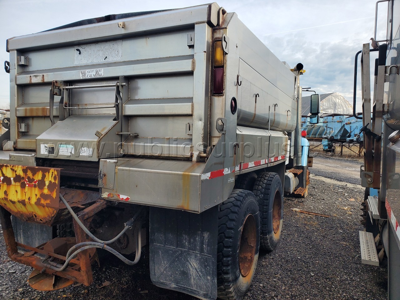 2004 INTERNATIONAL 7400 TRUCK International 7400 Government Surplus Auction - Photo #3