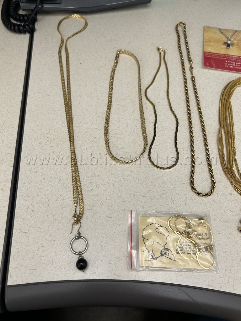 Lot of Mixed Jewelry   Government Surplus Auction - Photo #3